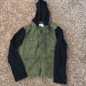 Super cute jacket! Perfect for fall :)